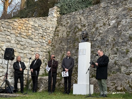 Spominska slovesnost pri spomeniku Franceta Tomsica (2)